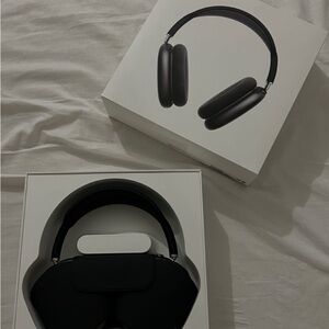 Apple Over-Ear Headphones - Black